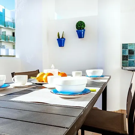 Rnet - Royal Marine Ii Apartment Roses